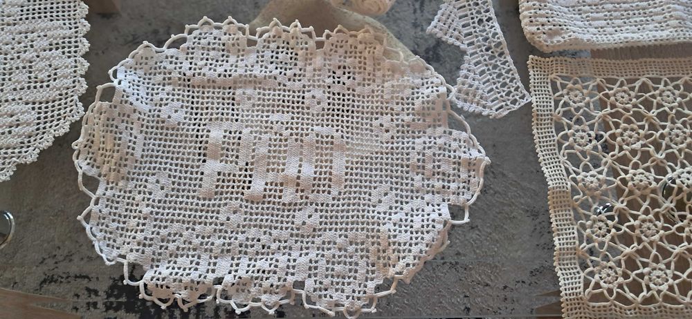 Trabalhos em renda feito à mão