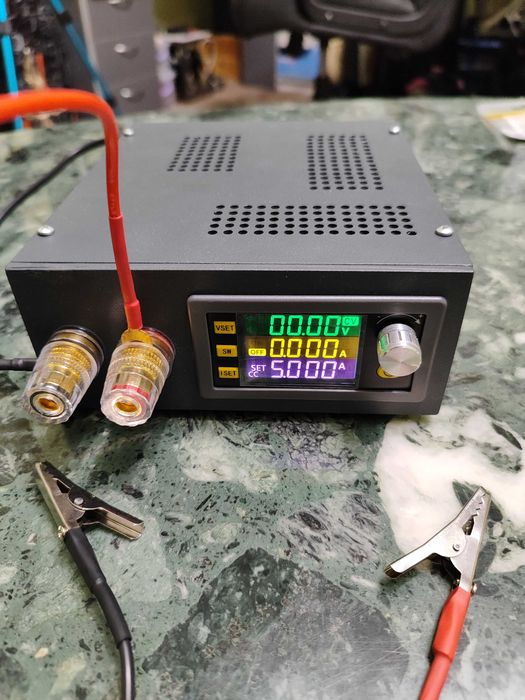 Лабораторний блок живлення (універсальна зарядка)