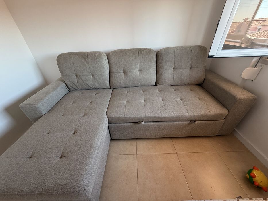 Sofa cama revertivel  com bau 3 meses de uso como novo