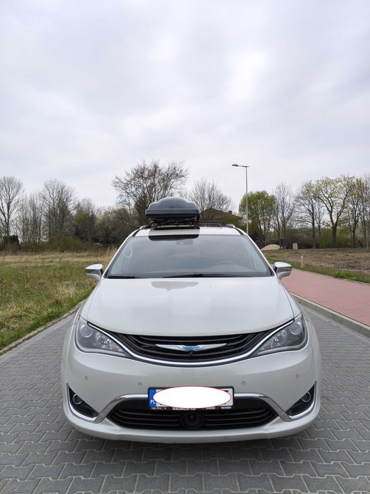 Wypożyczę, wynajmę minivan Chrysler Pacifica Hybryda 7 osób + opcjonalnie BOX 600 L