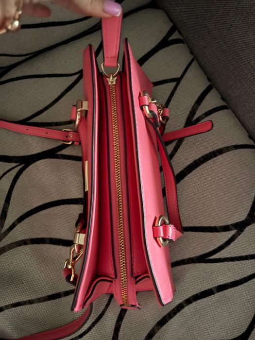 Стильна жіноча сумка GUESS (оригінал)