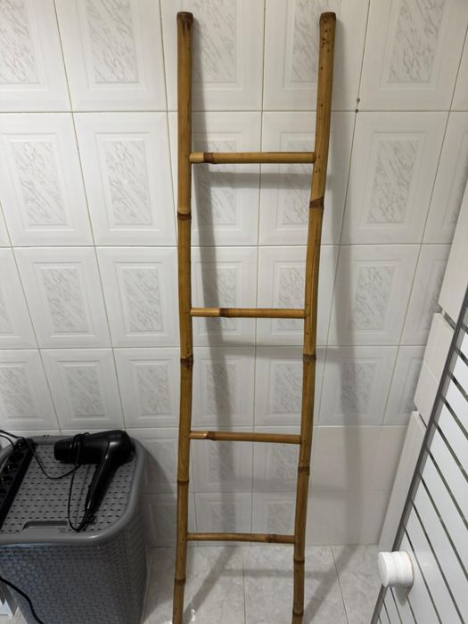 Escada bambu em bom estado