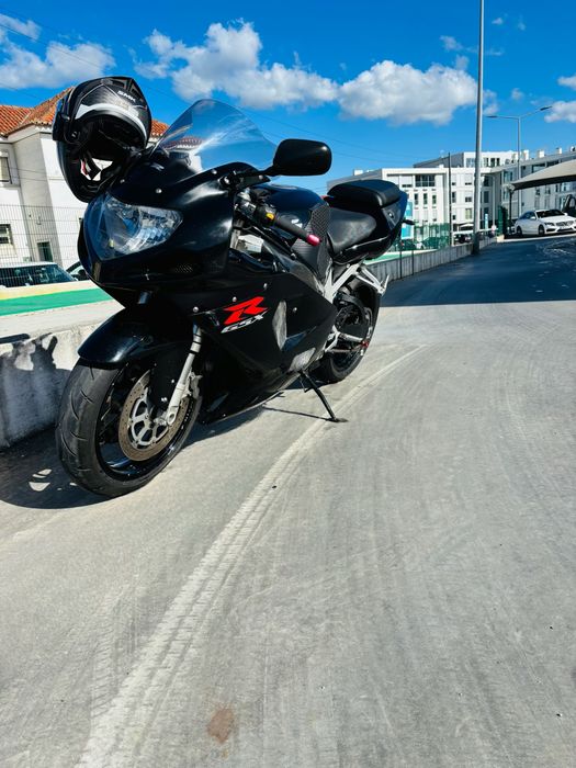 Suzuki gsxr750 k1