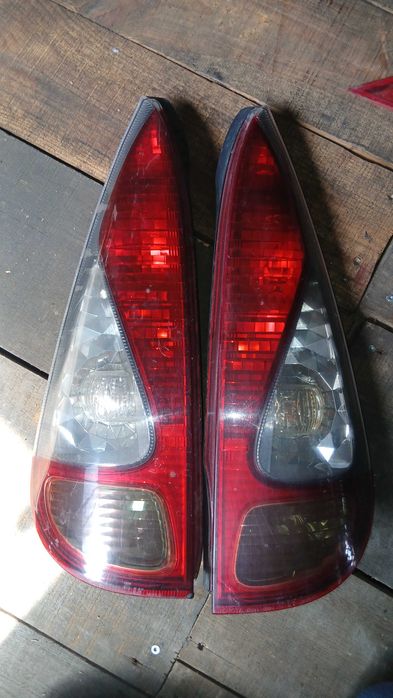 Farolins Toyota yaris verso
