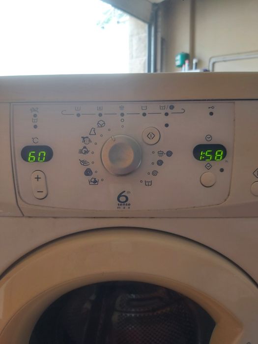 Máquina de lavar roupa Whirlpool 6 kgs