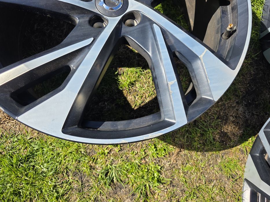 Oryginalne felgi Volvo R20