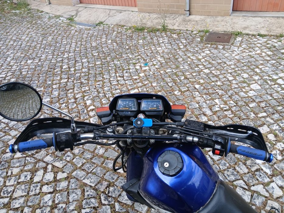 Yamaha XT350 Azul