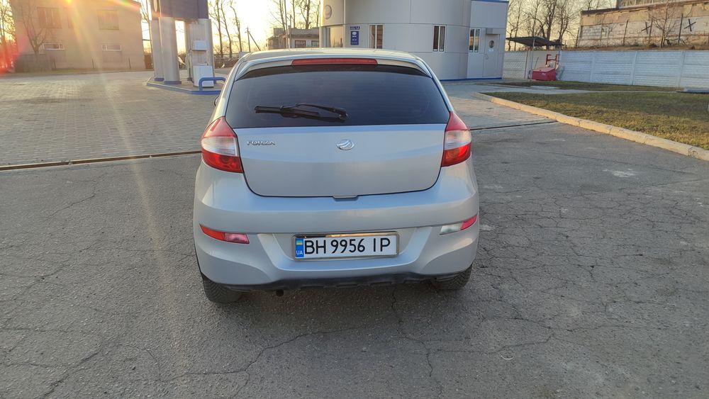 Автомобиль Zaz Forza 1.5 бензин
