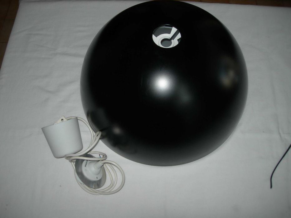 Candeeiro teto preto Ikea.
