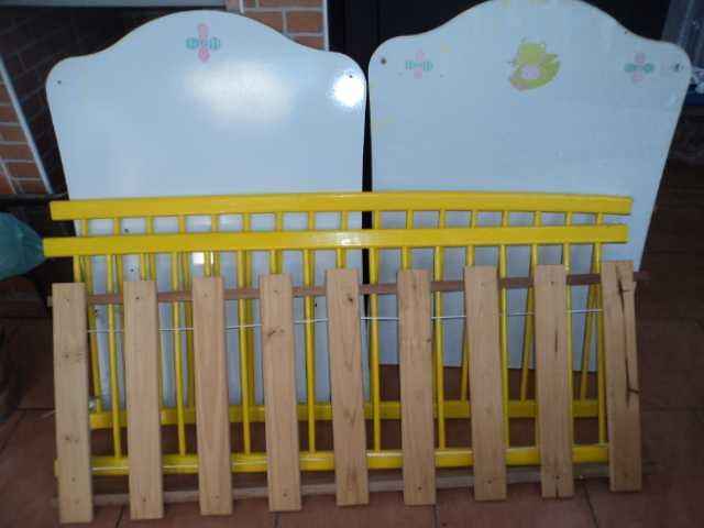 Cama para bebe com estrado
