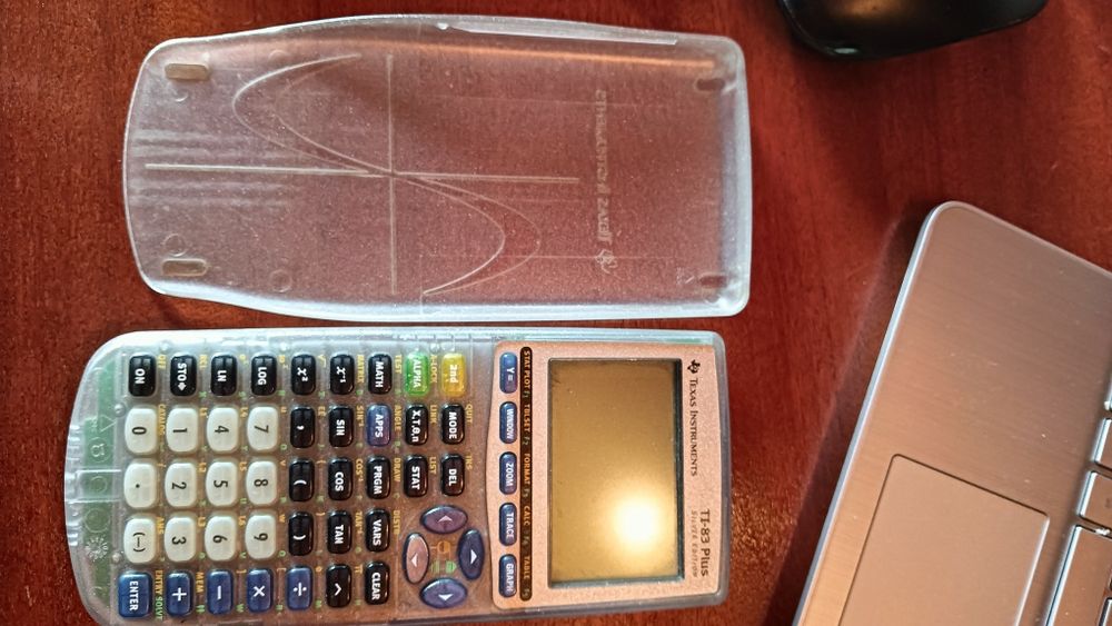 Calculadora Texas instruments TI 83 Plus