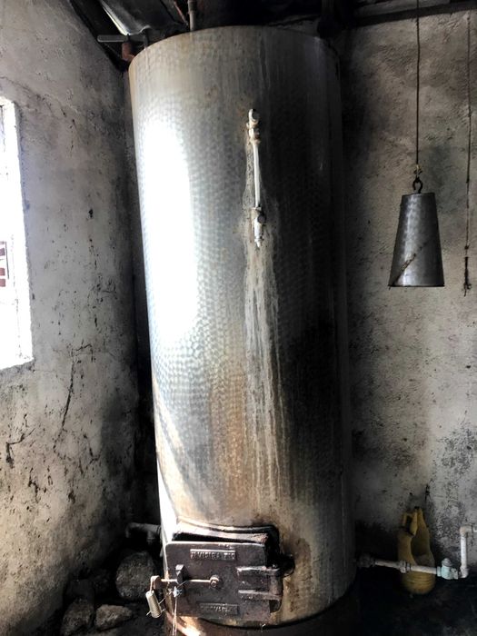 destilaria de aguardente  em cobre e aço inoxidável , para desocupar