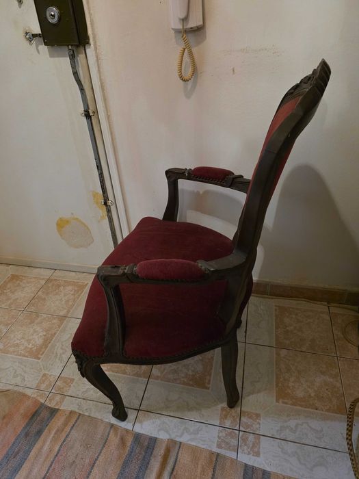 Cadeirão antigo para venda em bom estado