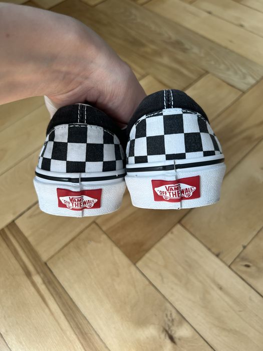 Сліпони  35 розмір Vans Cherry Blossom з вишивкою