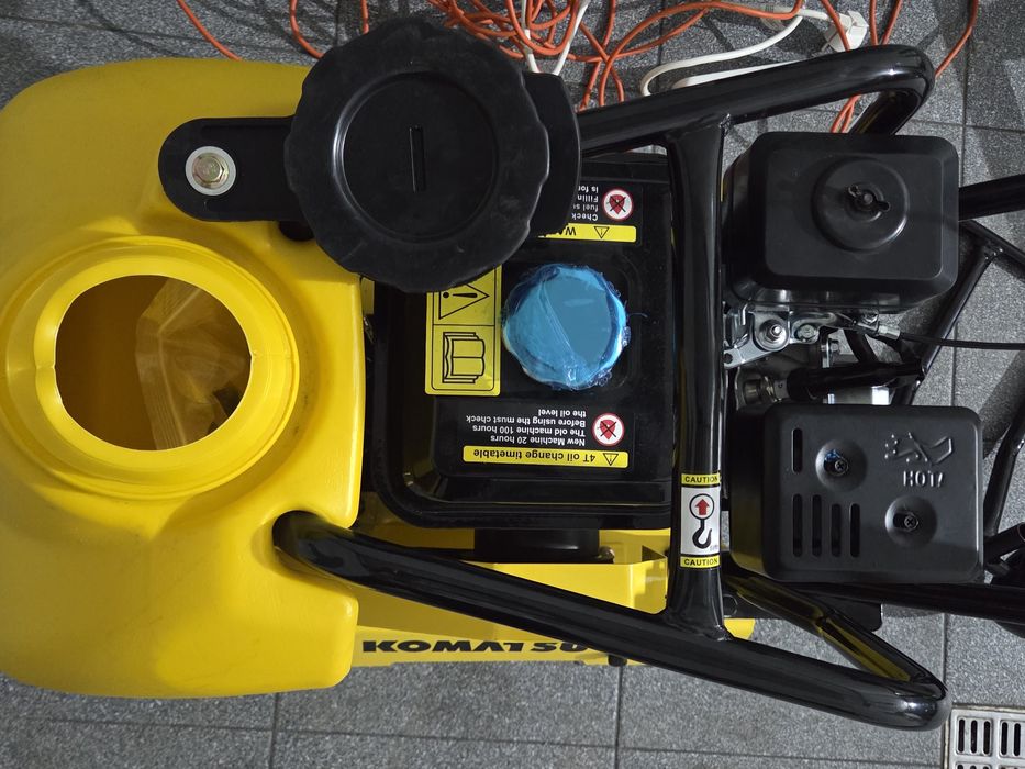 Zl32ht komatsu. Zagęszczarka do gruntu