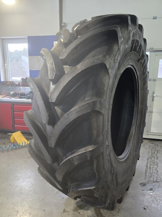 Opona 710/75r42 Vredestein