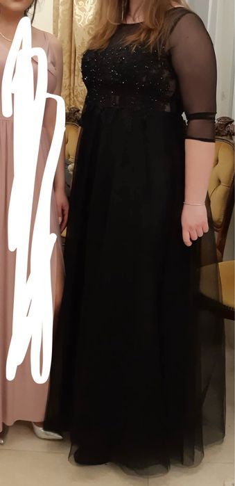 Sukienka balowa na studniówkę z tiulem