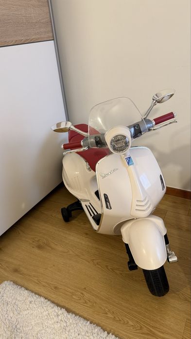 Vendo vespa criança