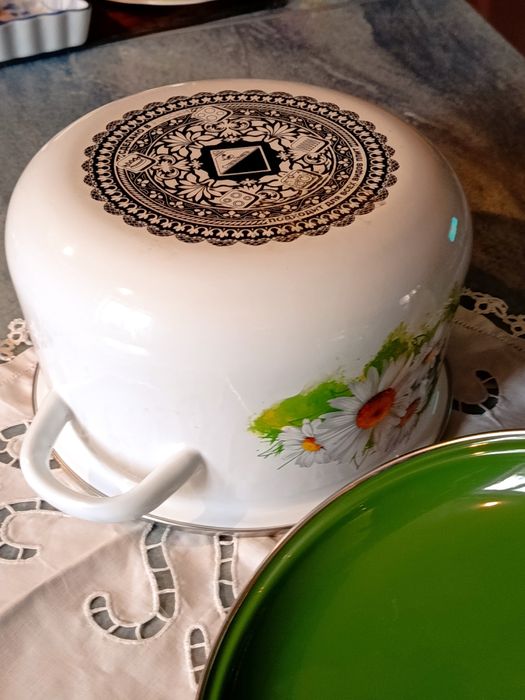 Емальована кастрюля нова 3,5 л