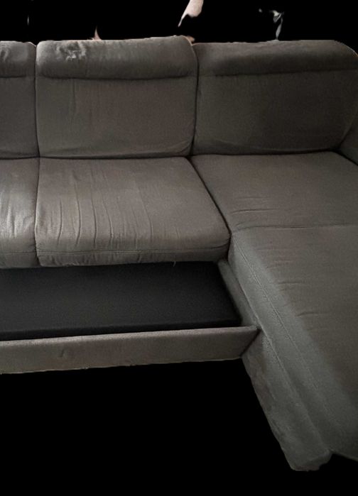 Sofá chaise long com arrumação