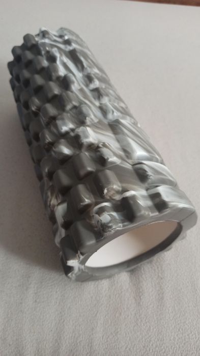 Roller wałek do masażu i ćwiczeń 4F crossfit joga siłownia ćwiczenia