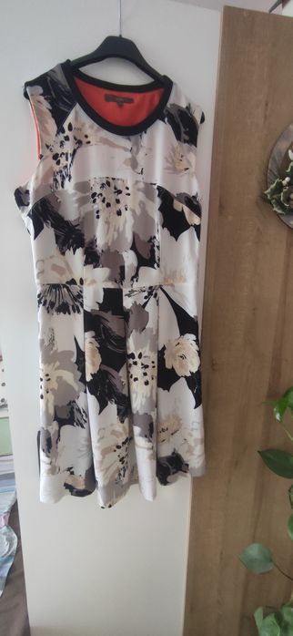 Sukienka w kwiaty Next r 40