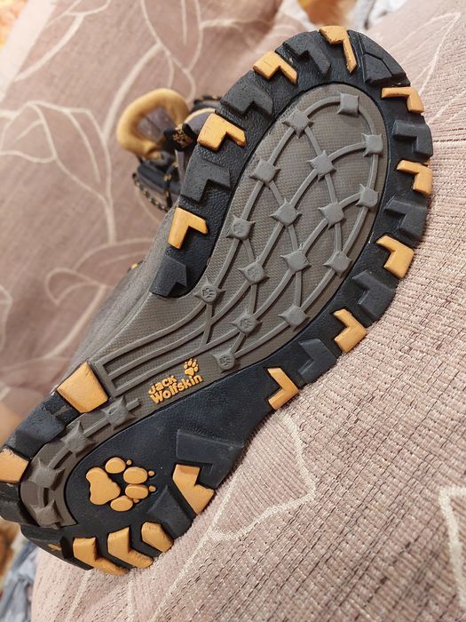 Кросовки туристические ,термо Jack Wolfskin