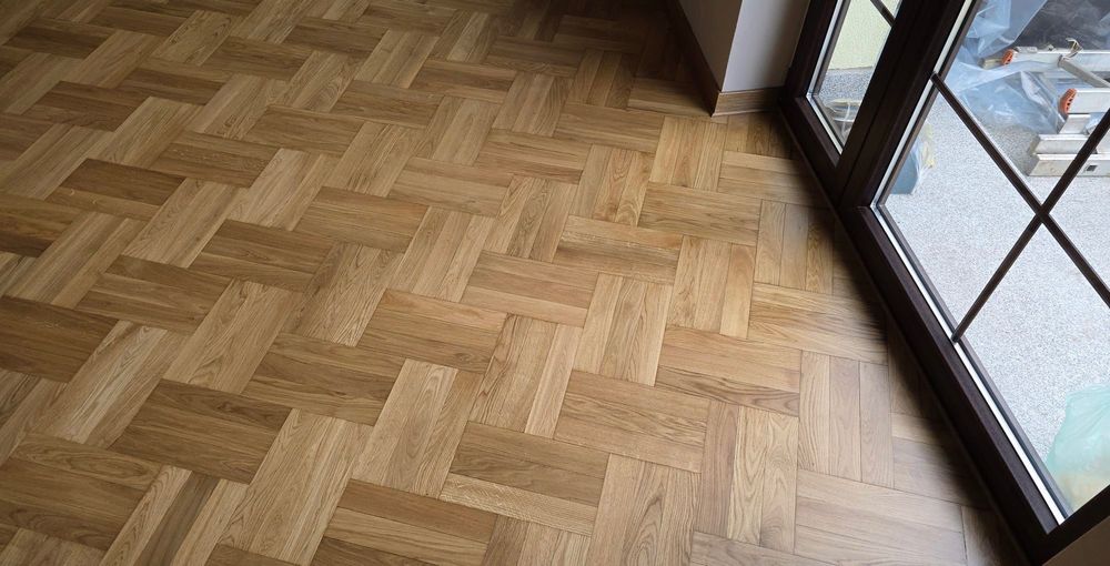 Renowacja schodów i cyklinowanie podłóg. Układanie parkietu i paneli.