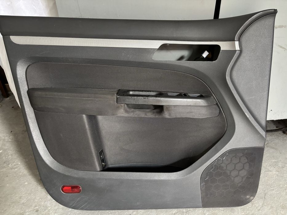 Комплект дверних карт Volkswagen Tоuran 2003-2010 рік