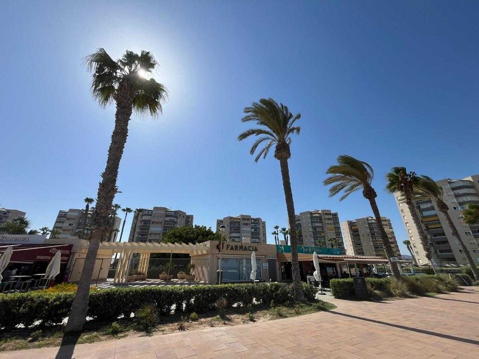 Первая линия! Квартира 85м2 в Аликанте, Испании, вид на море 219 000 €