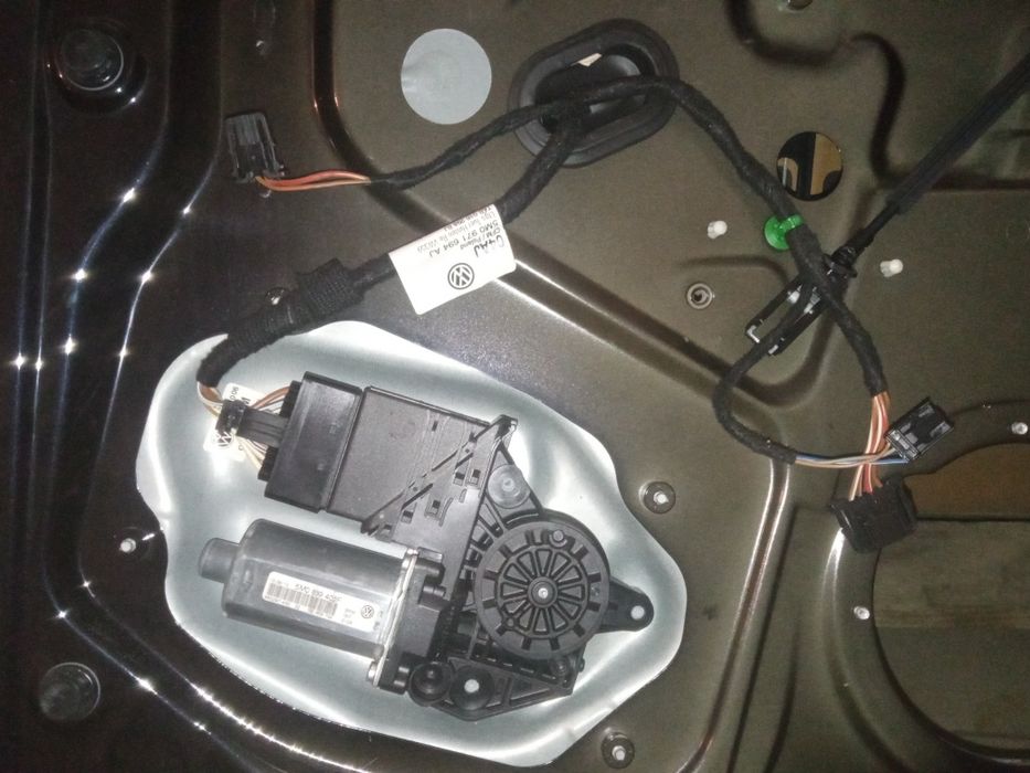 Задня пасажирська дверка Golf Plus+