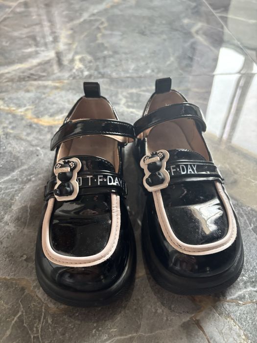 Продам дитячі туфлі