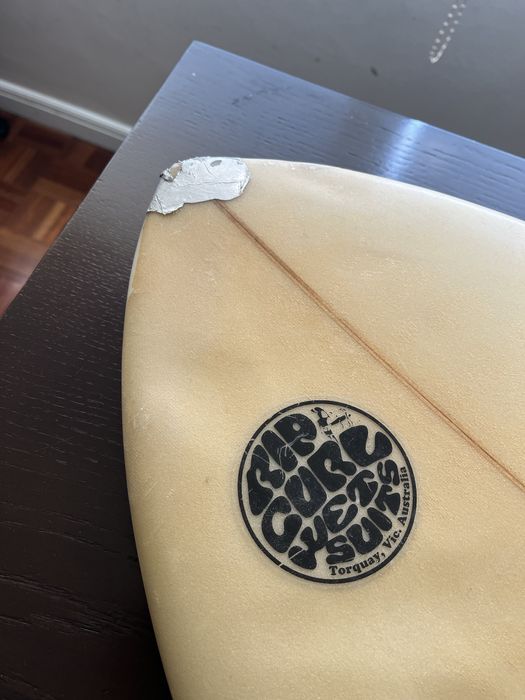 Rancha rip curl bastante antiga e com uso