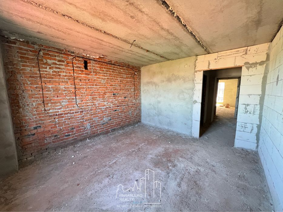 Продам 2-х кімнатну квартиру в новому будинку! Центр міста!