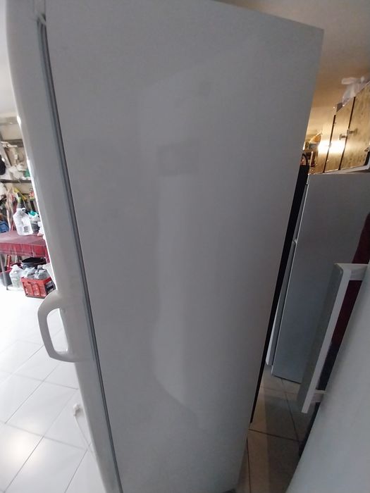 Indesit R600a semi-usado
