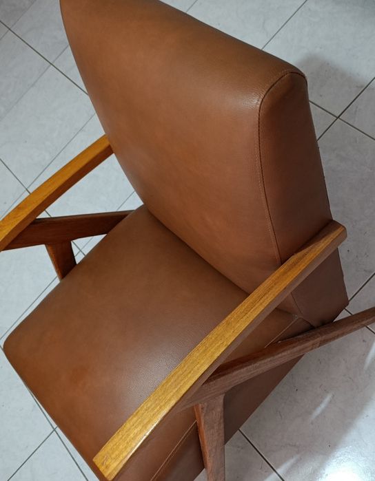 Cadeirão e mesa de Sala de estar