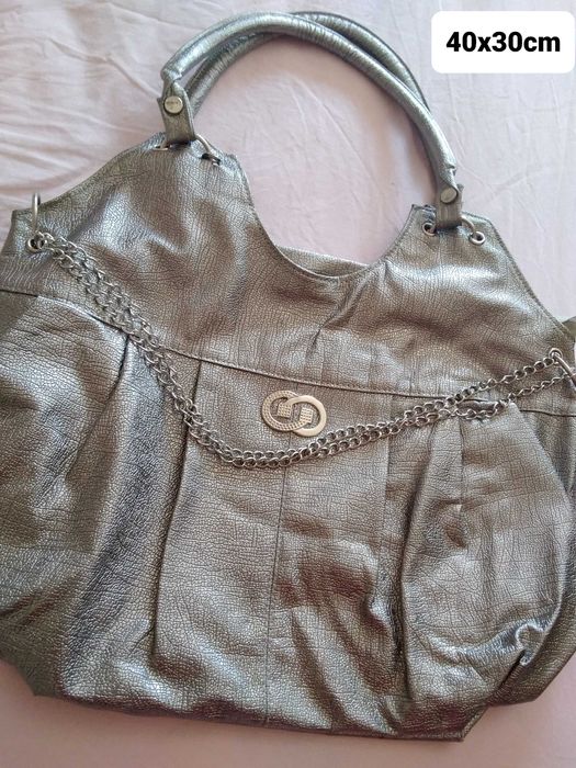 Mala Erium prateada de ombro, grande 40x30cm