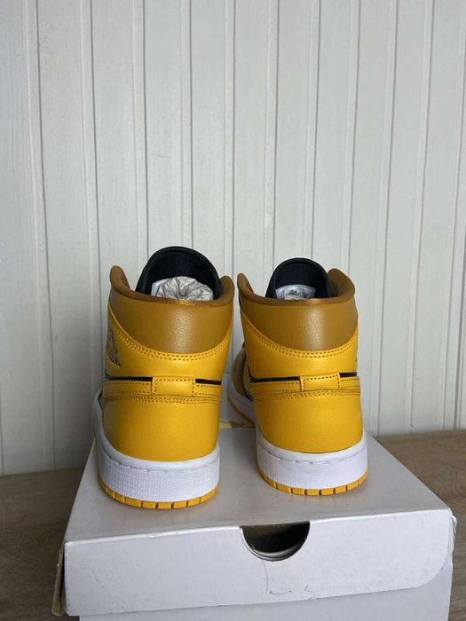 Buty Jordan 1 Mid Taxi org skórzane 40