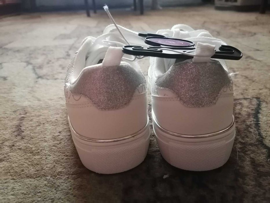 Кроссовки Primark 38р