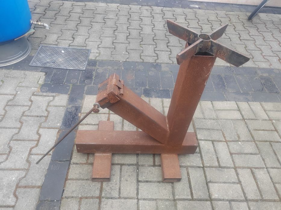 Duży piec rakietowy