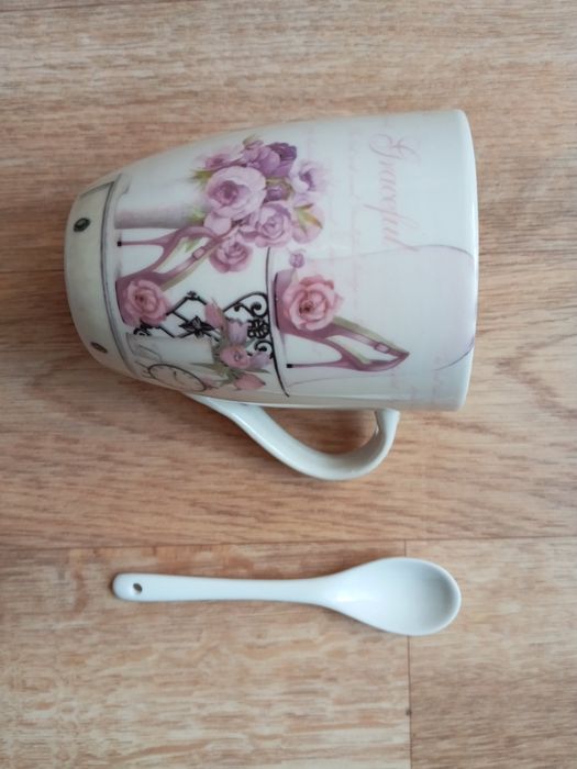 Чашка подарочная с ложечкой