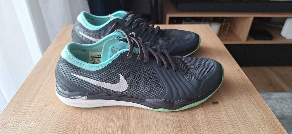 Buty sportowe Nike - Oryginalne rozmiar 38,5 EUR