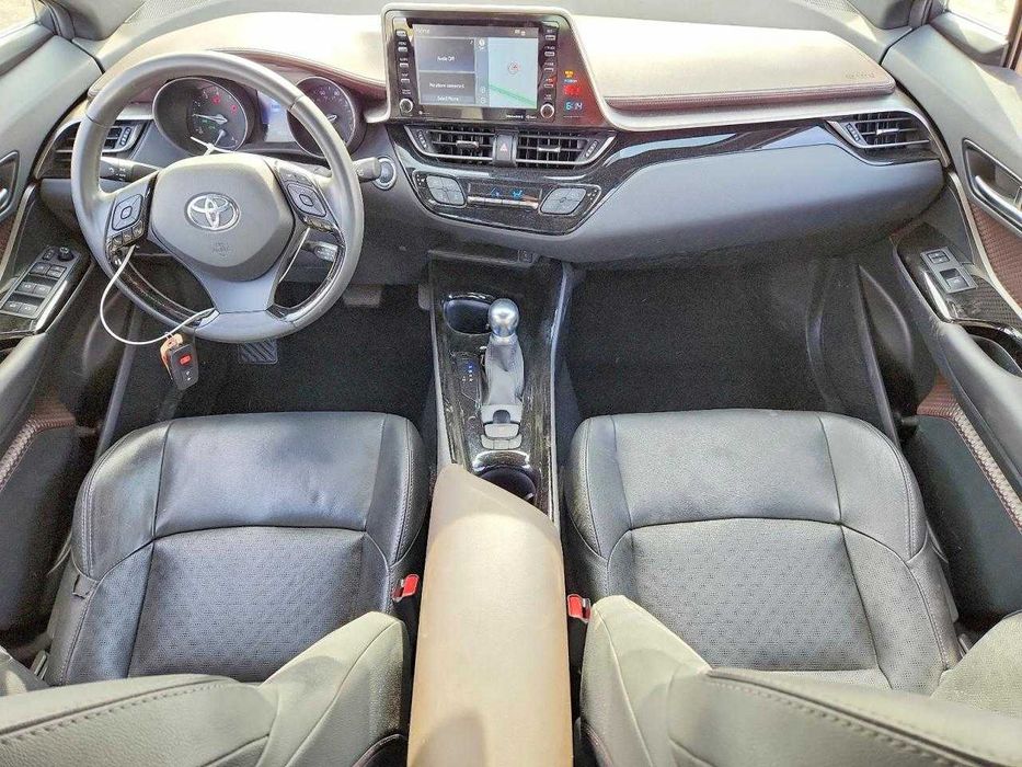 Toyota C-Hr LIMITED 2019 року. Міський кросовер з вигодою до 40% з США