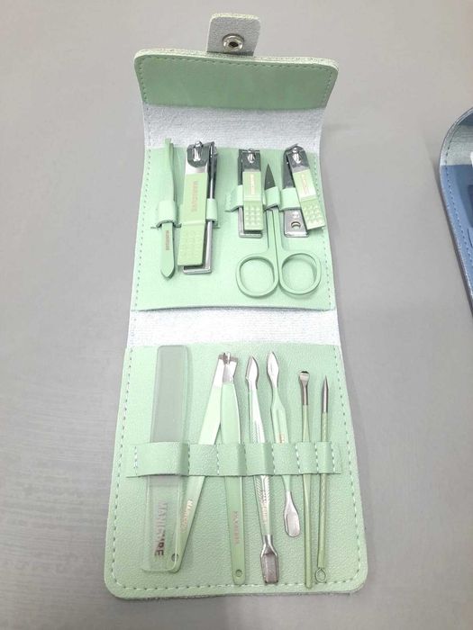 Conjunto de Ferramentas de Manicure e Pedicure (12 Peças)