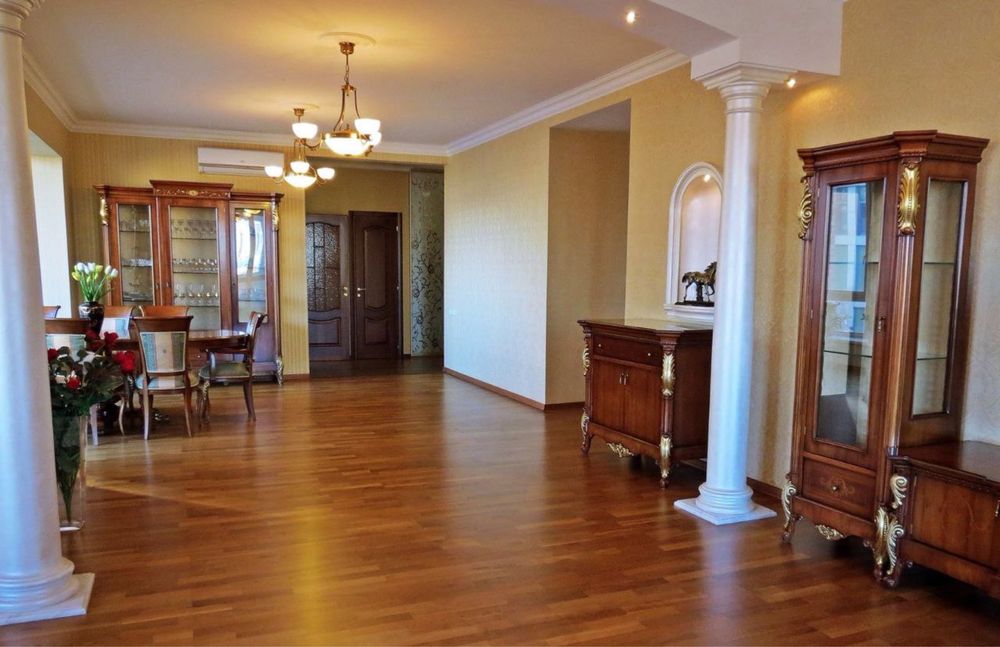 Apartment in Dnipro, Sobornyy rayon - View 2