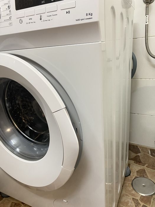 Máquina de Lavar Kunft – Como Nova (8kg)