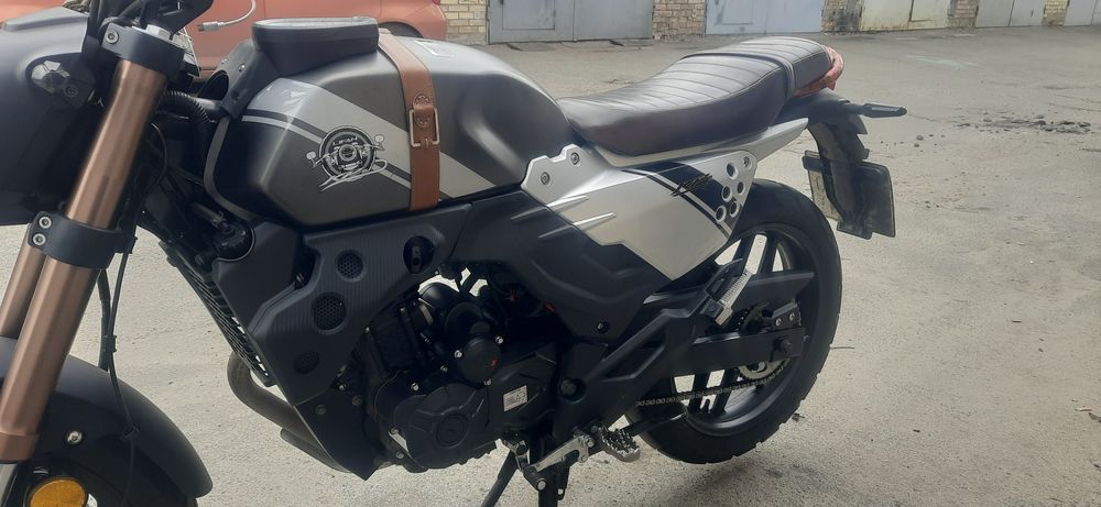 Мотоцкл Lifan KPM 200.