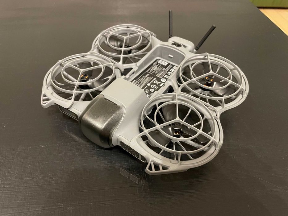 Dron DJI Neo 2 + Motion Controller RC 3 + Hub + 3 baterie