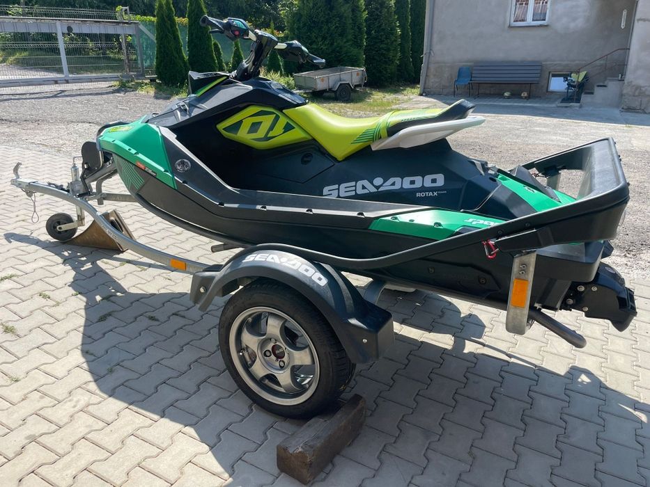 Wynajem busa busów AUTOMAT Renault Trafic 9os. LONG + skuter