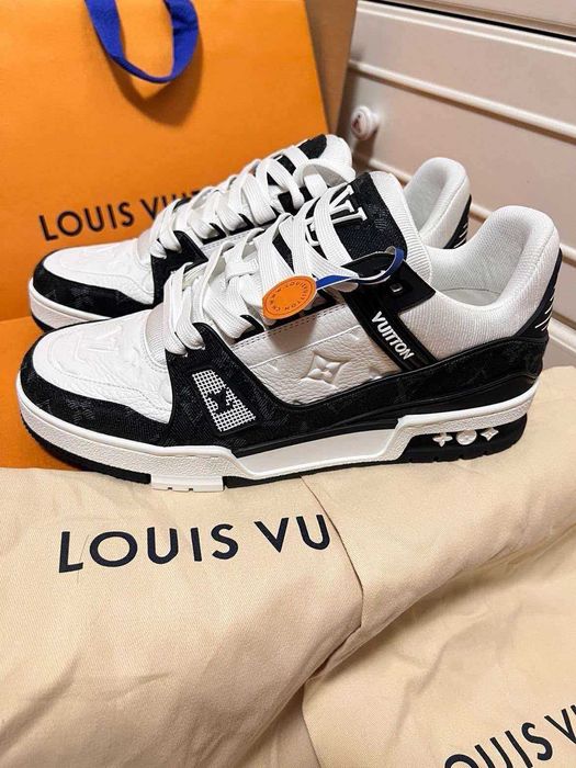 Louis Vuitton LV Trainer White Black r.43